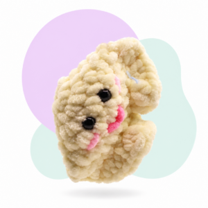Pierożek Przytulasek – szydełkowy breloczek 10 cm